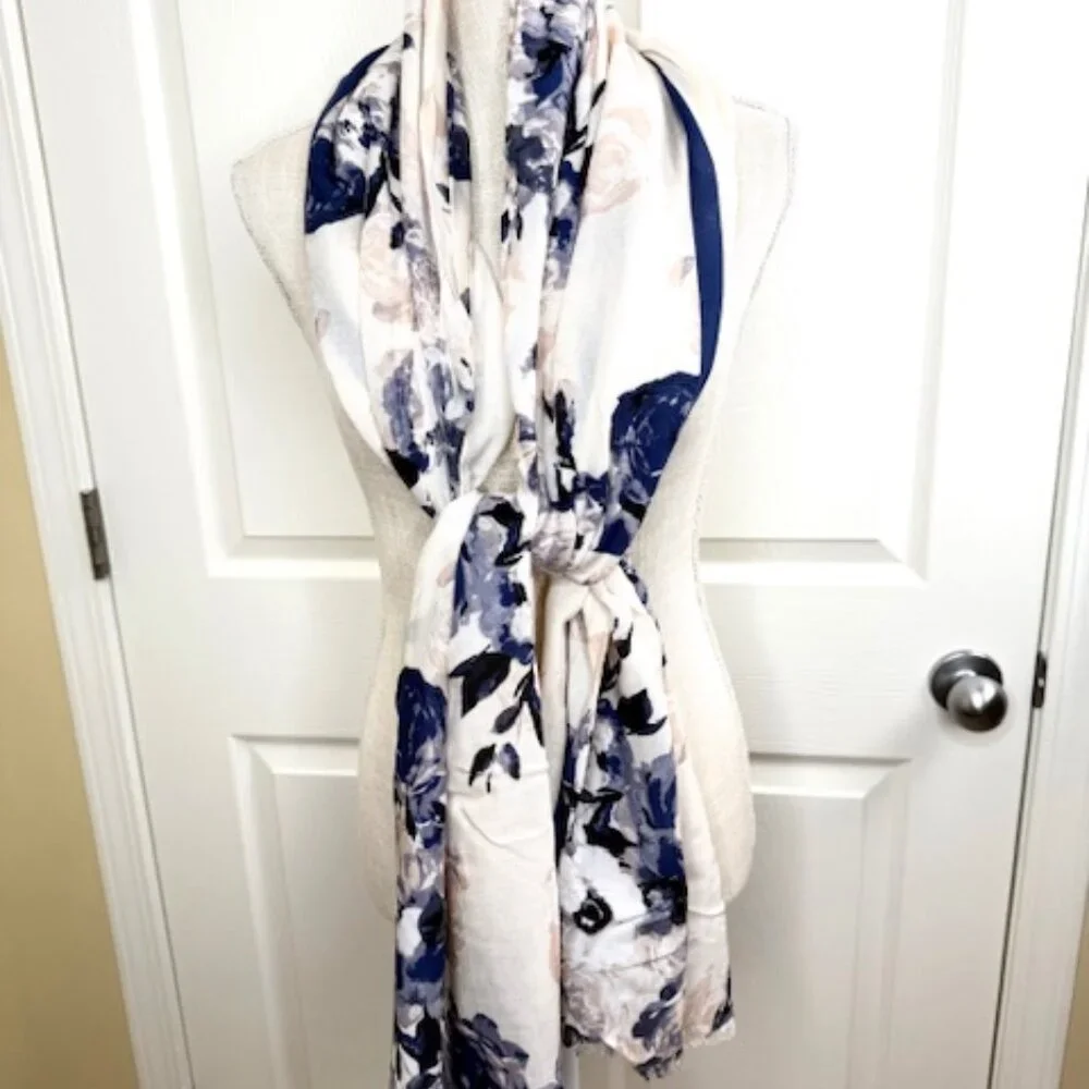 Large Rectangular Floral Print Scarf with Fringed Ends